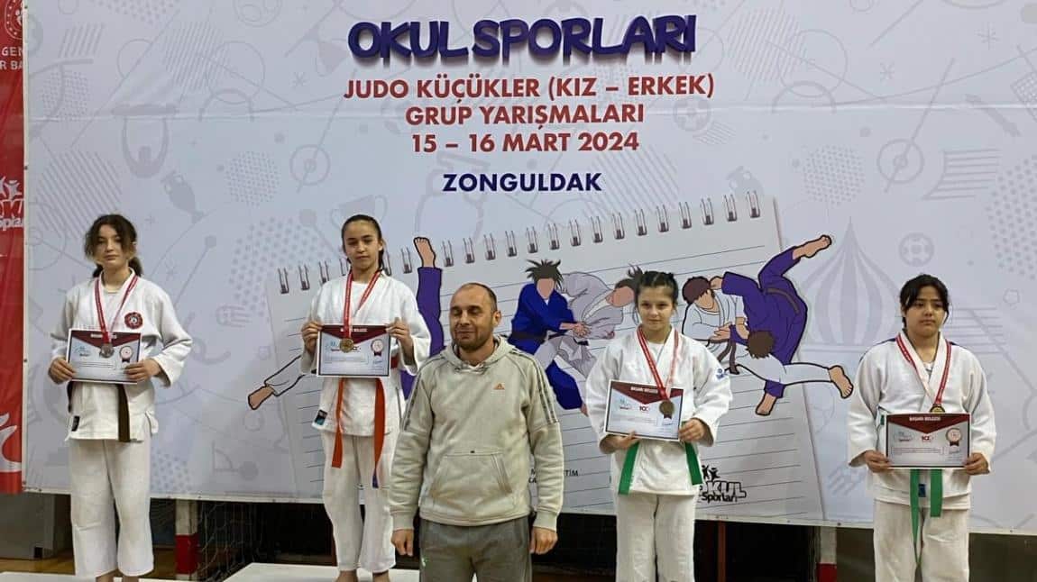 Türkiye Şampiyonu Olan Öğrencimizi Tebrik Ederiz